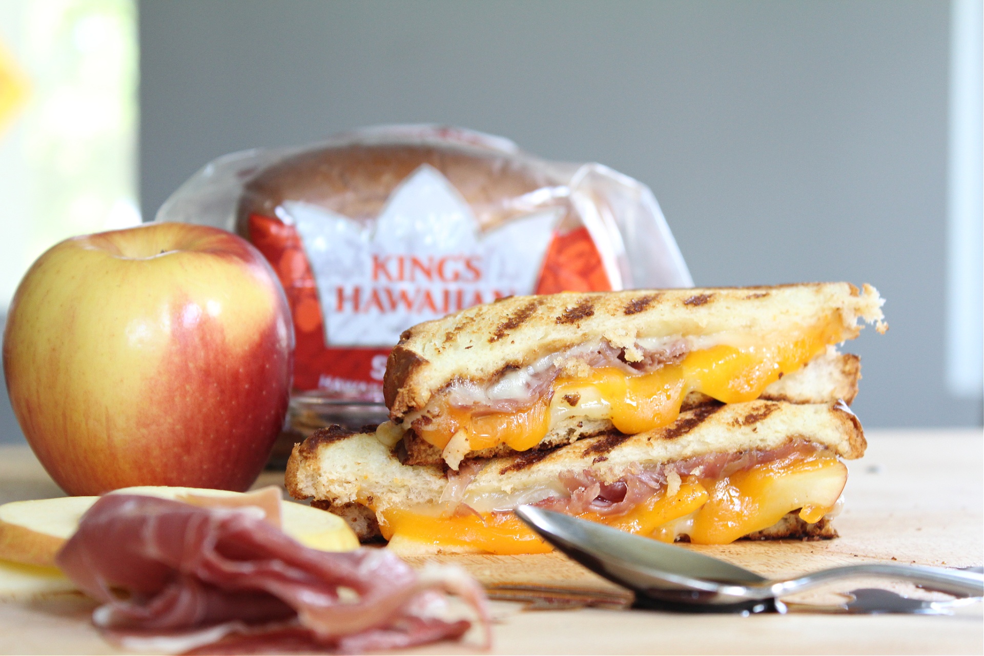 Tasty Prosciutto and Apple Grilled Cheese