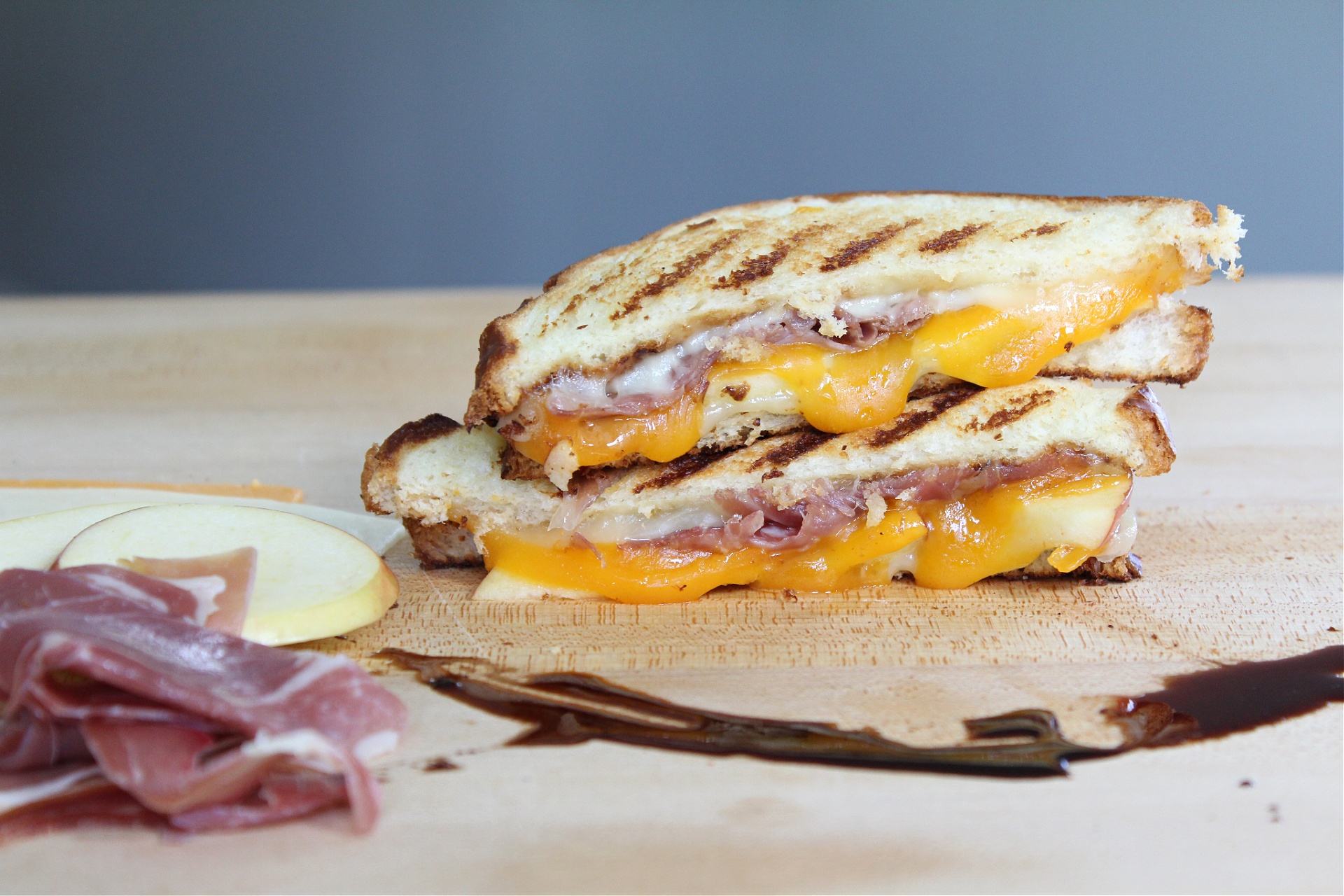 Easy Prosciutto and Apple Grilled Cheese Sandwich