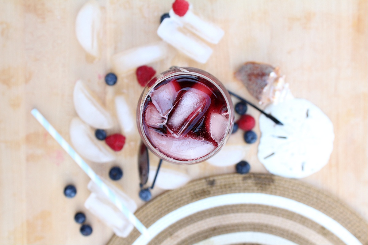 How To Make Strawberry Sangria 