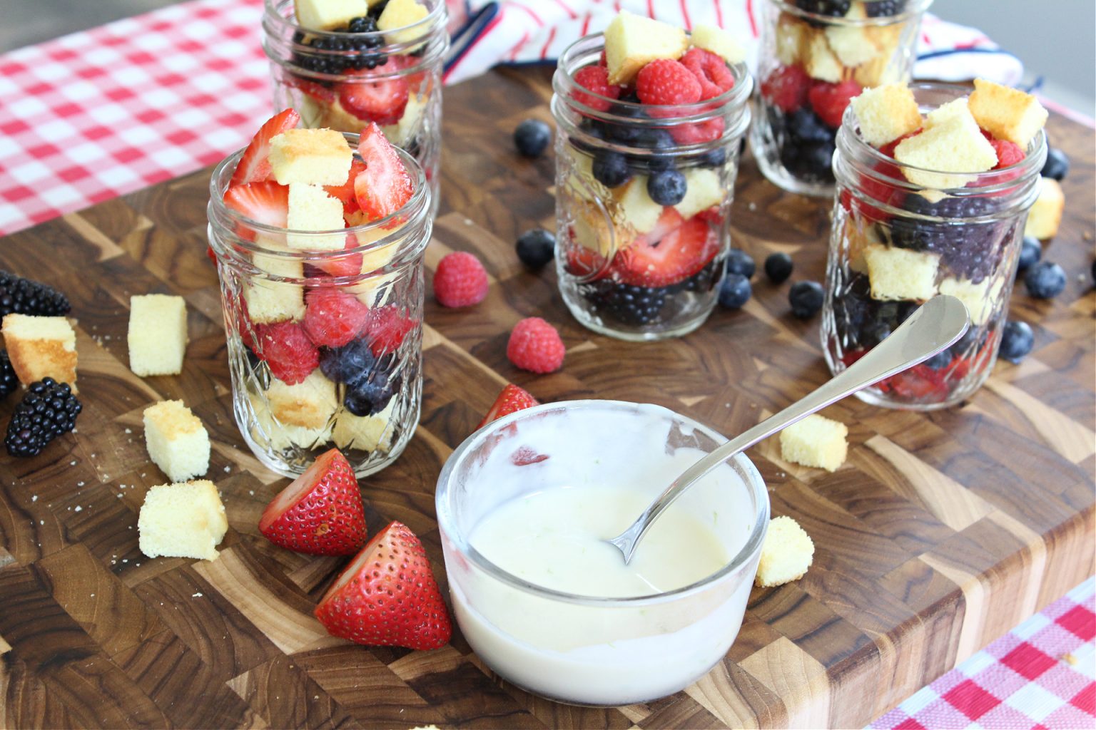 How To Make Berry Good Mason Jar Trifles With Vanilla Yogurt Sauce