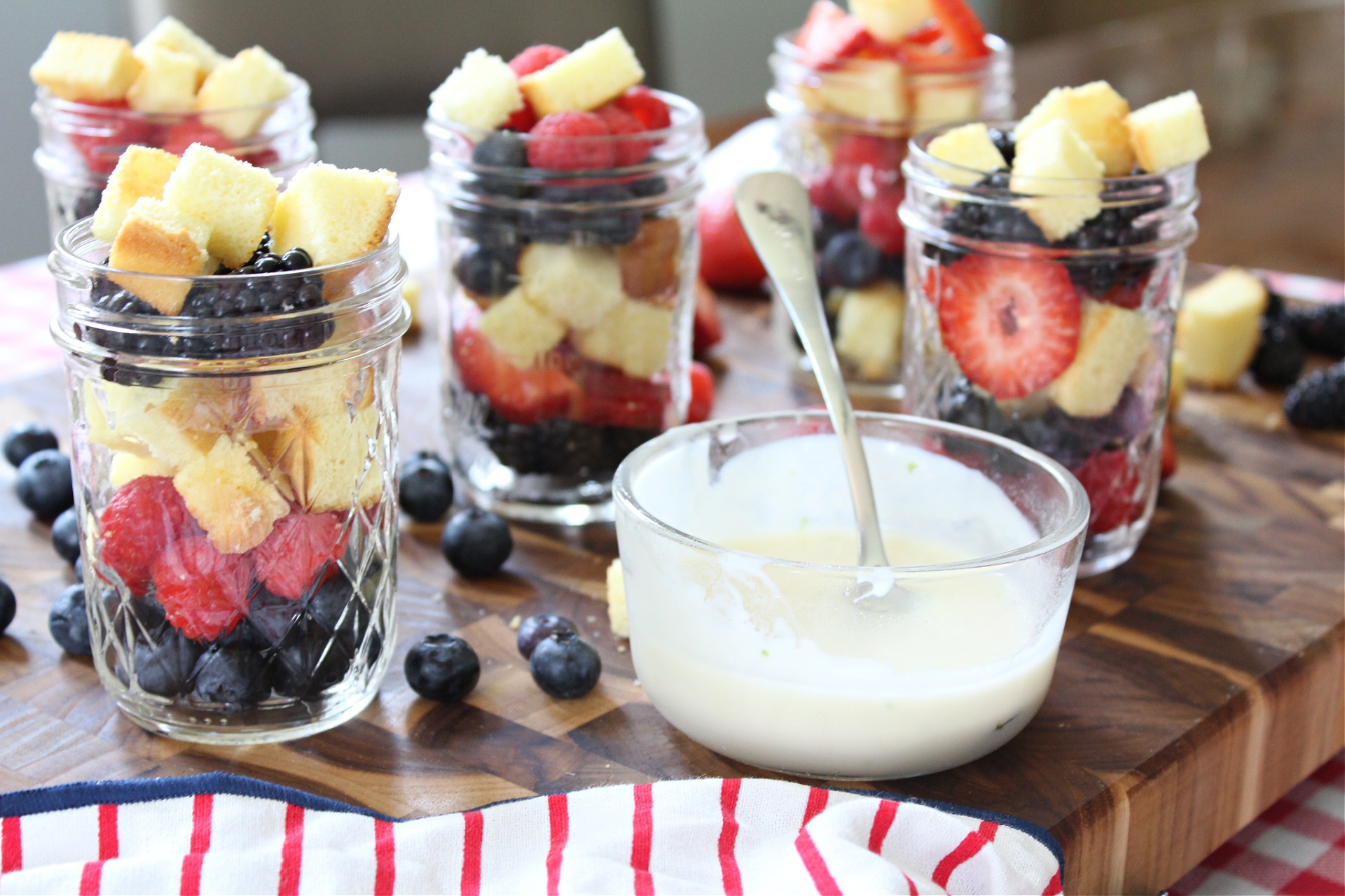 How to make berry mason jar trifles