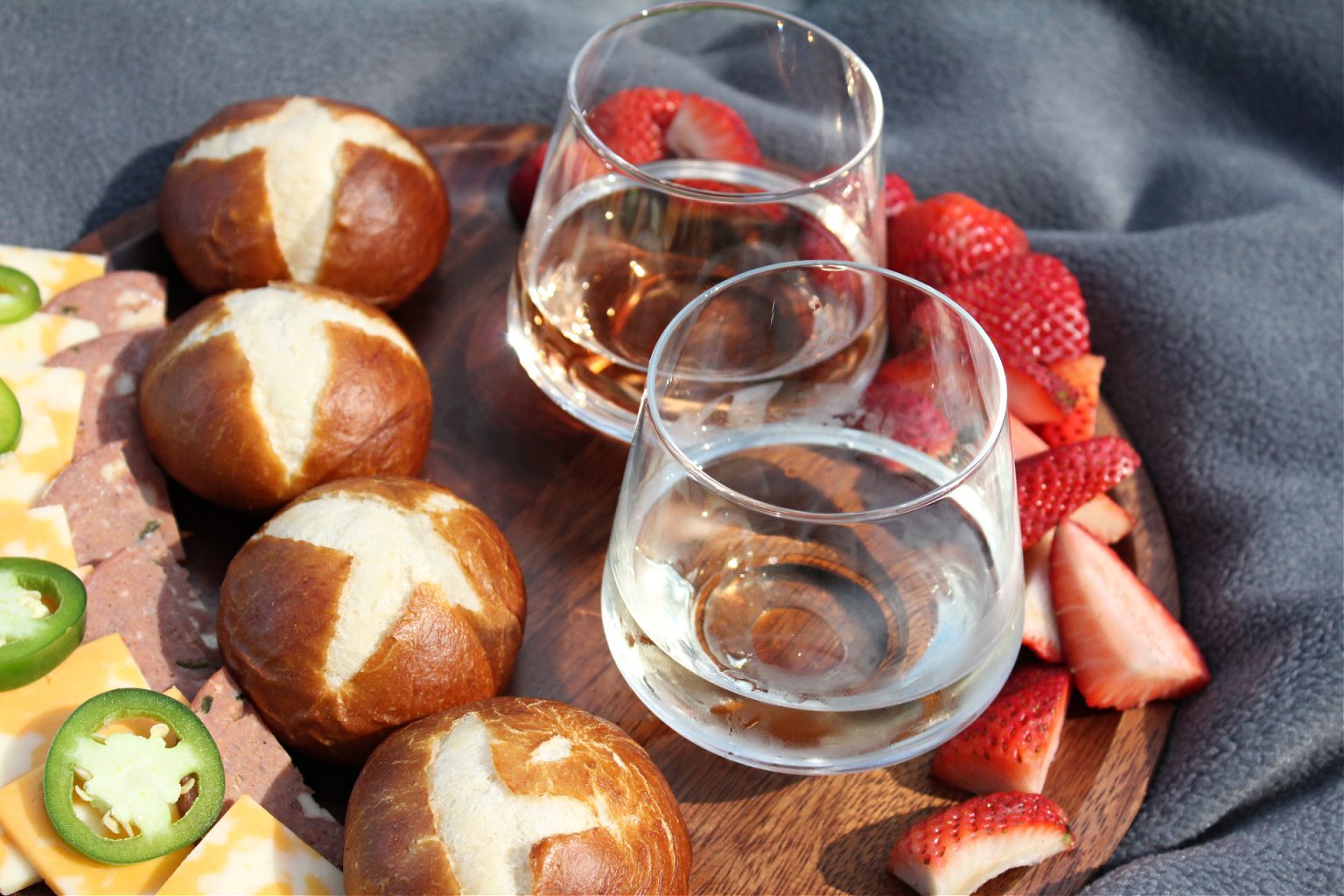 Best Picnic Wines For Under 15 Summer Wines