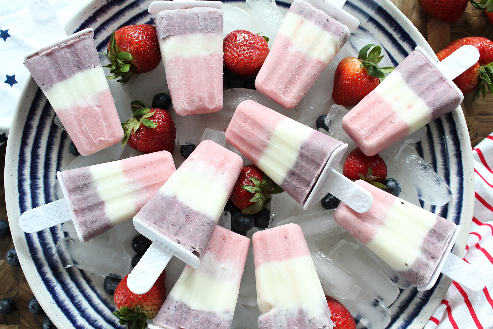 Easy Red White and Blue Popsicles