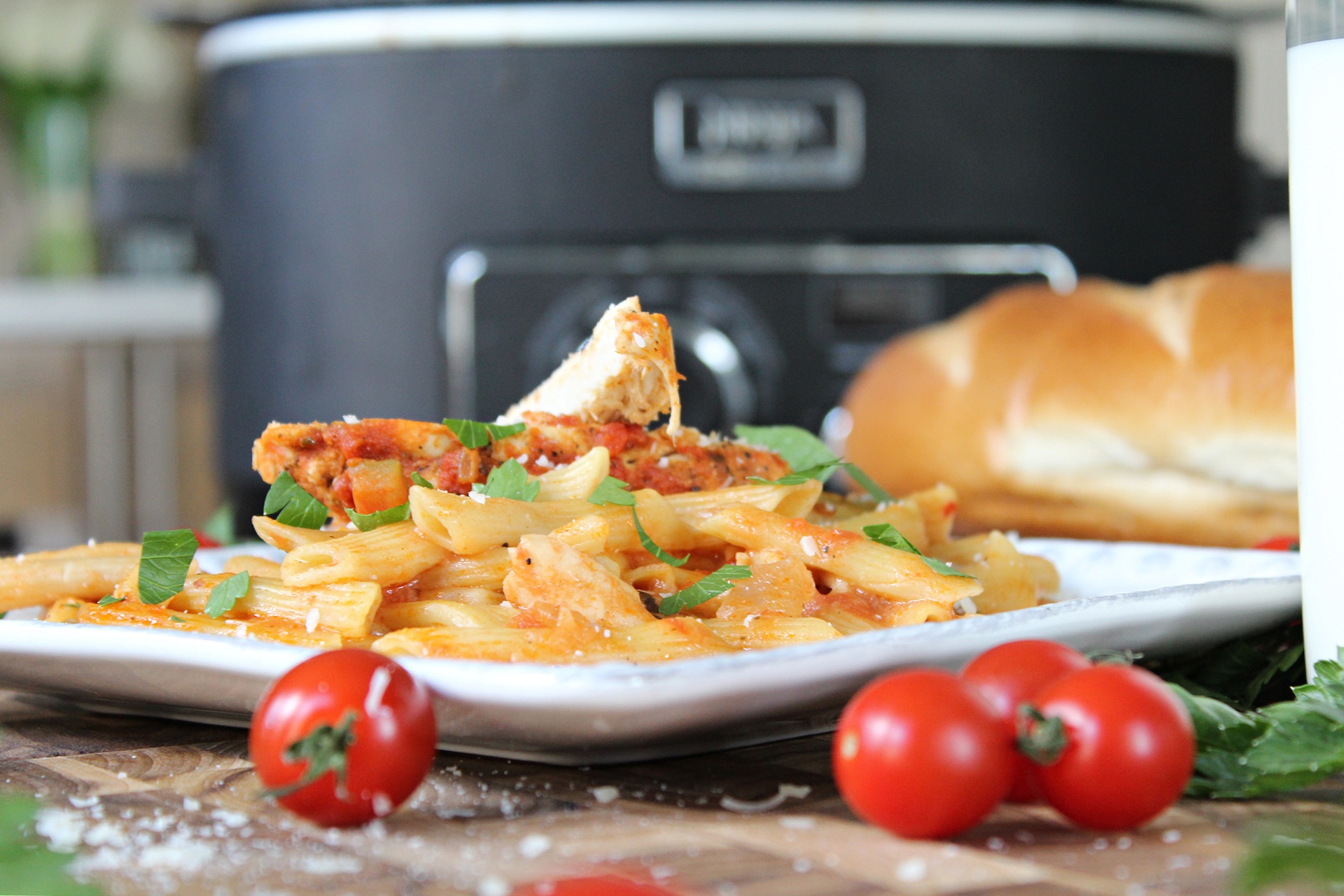 Easy Slow Cooker Creamy Chicken Pasta