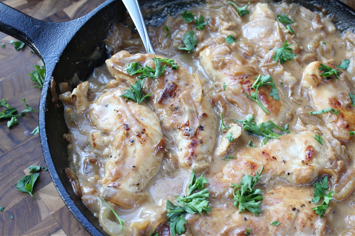 One Skillet Chicken and Caramelized Onions