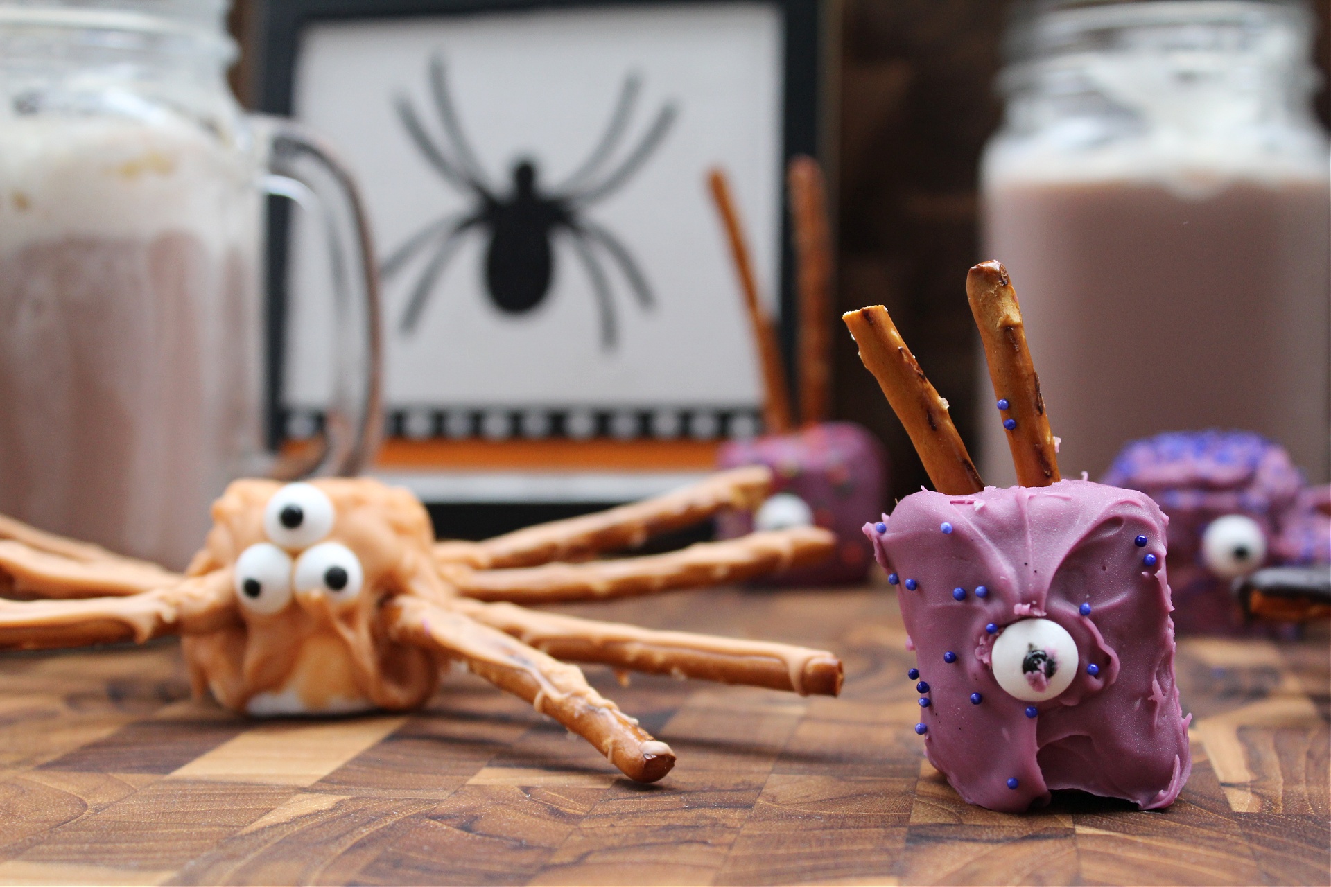 Best Halloween Marshmallow Spiders with pretzel legs