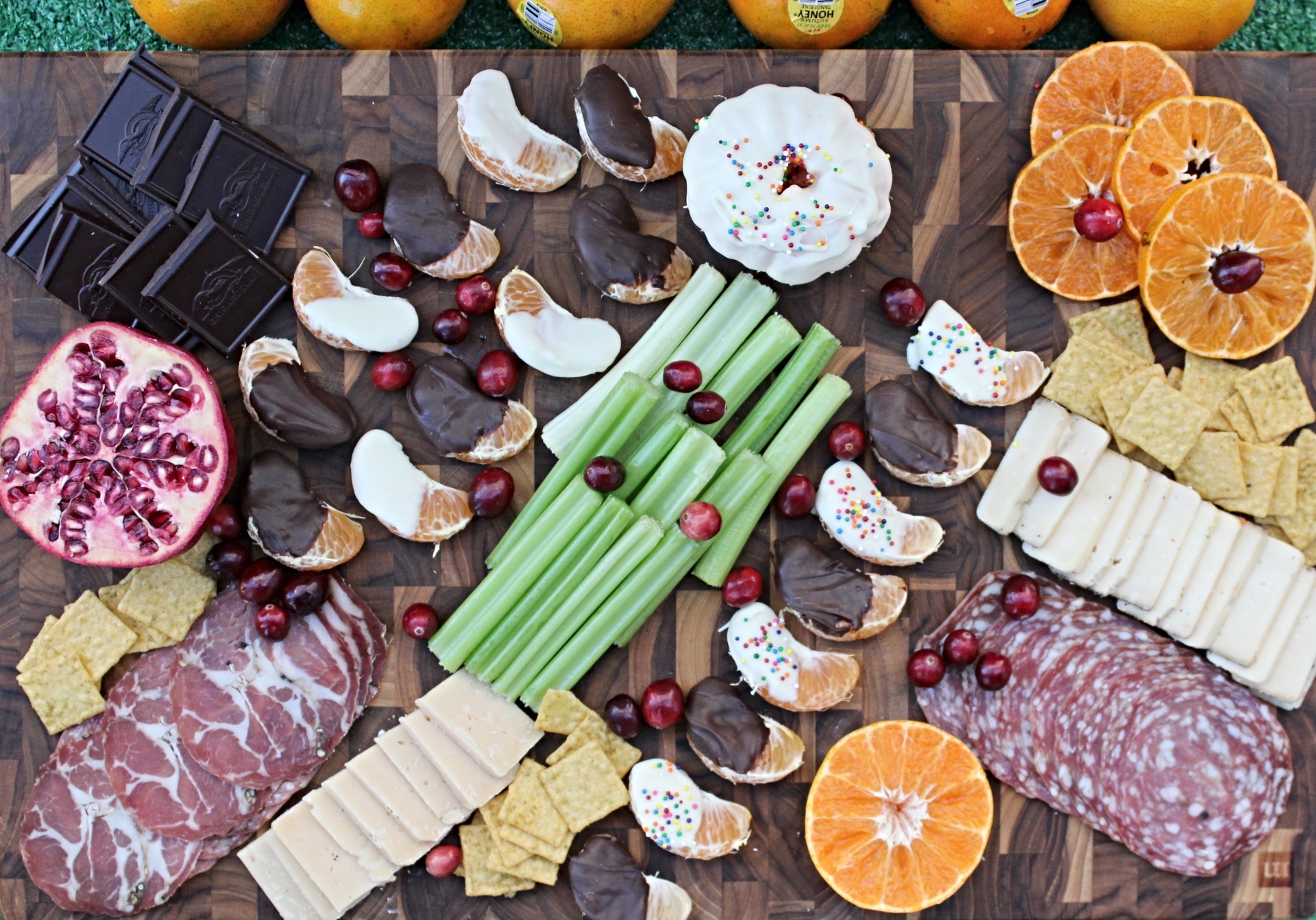 How To Make An Holiday Charcuterie Board