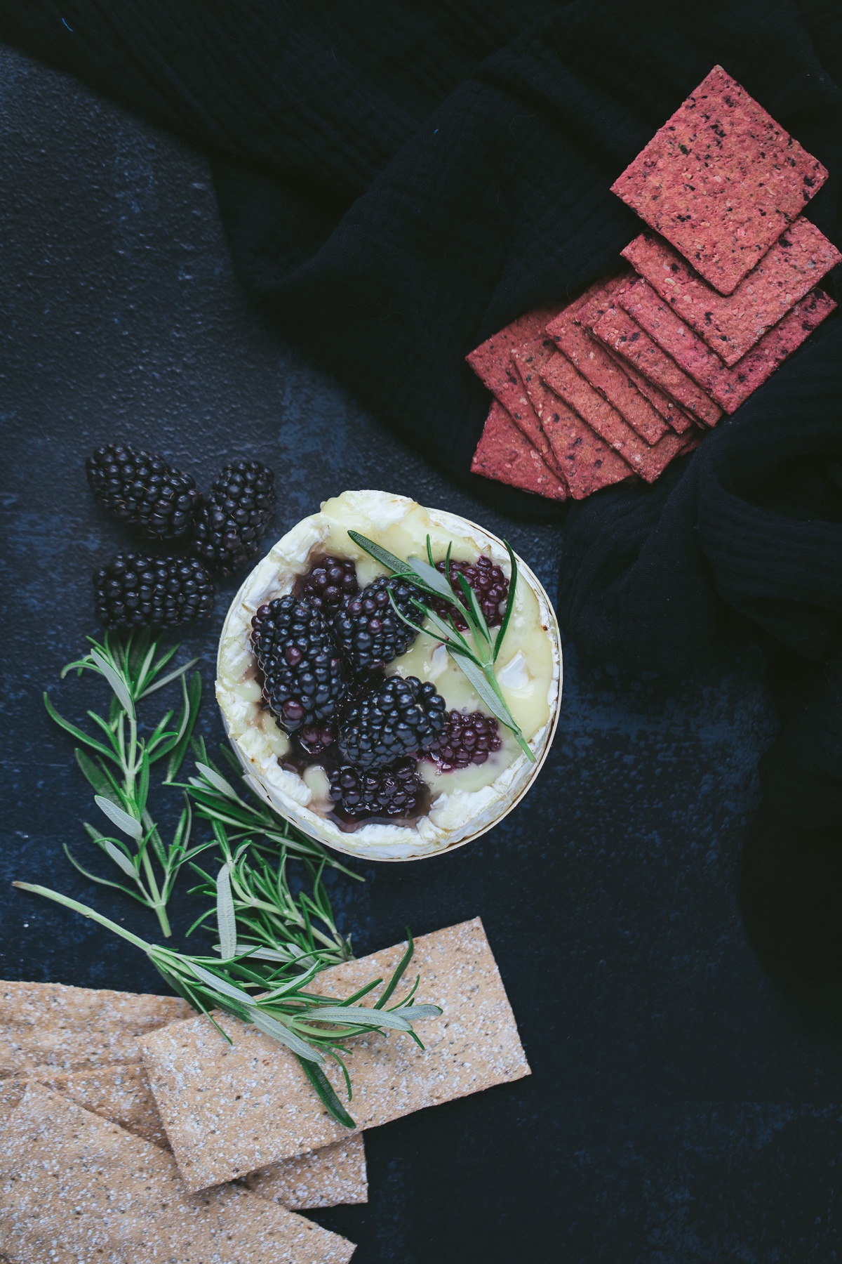 Easy Baked Brie with Blackberries