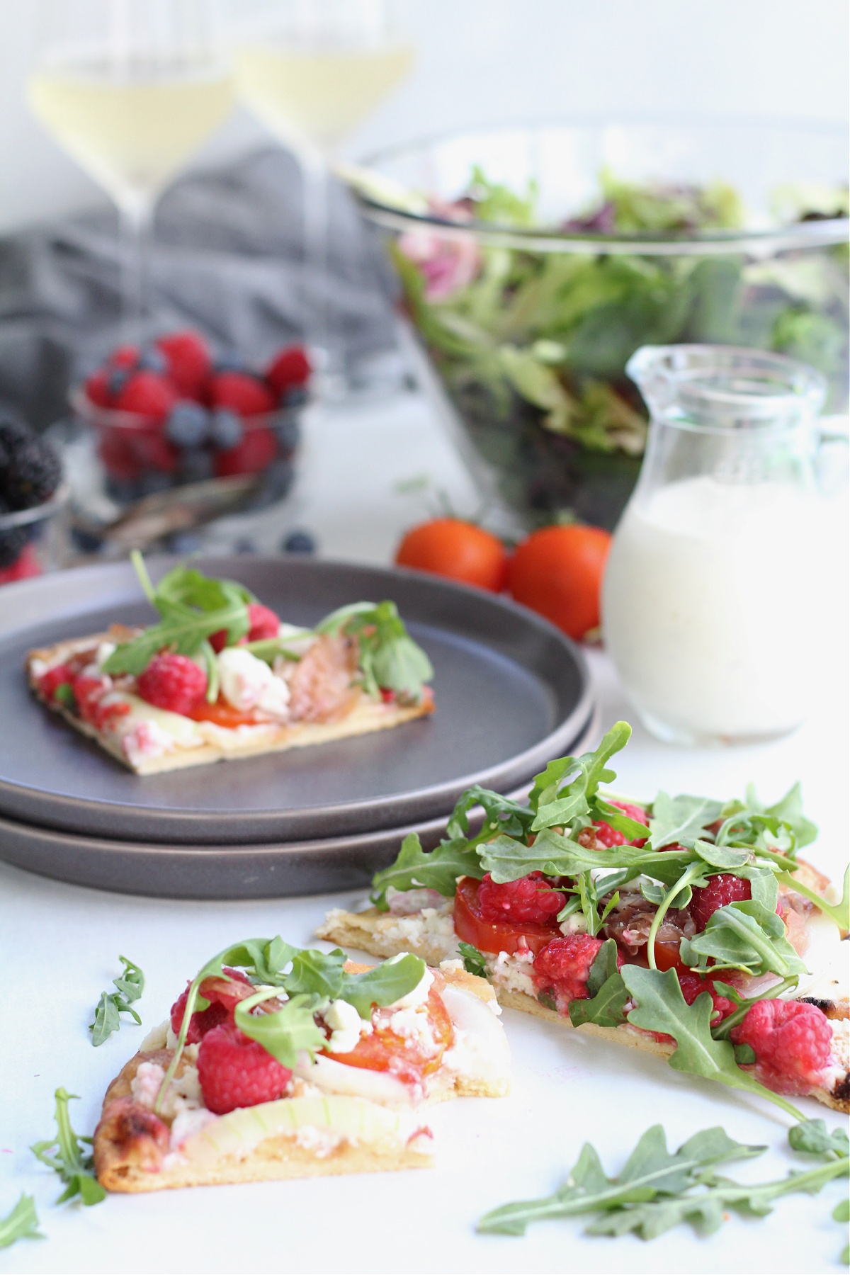 tasty prosciutto raspberry pizza