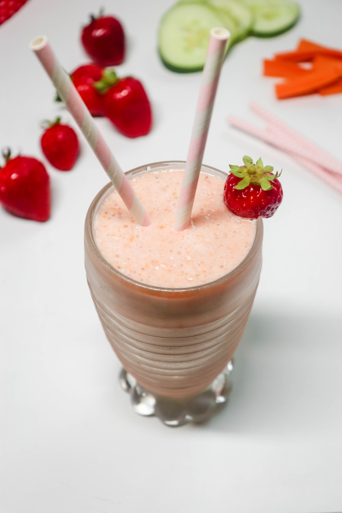 Easy Carrot Cucumber Strawberry Smoothie