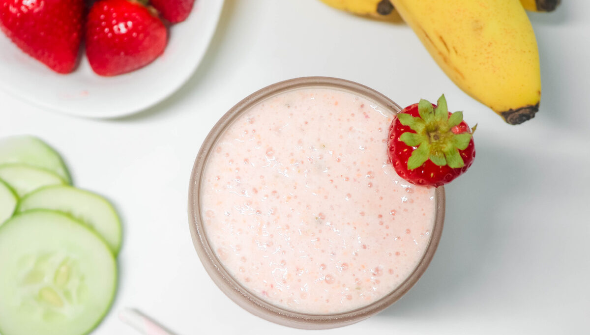 Carrot Cucumber Strawberry Smoothie