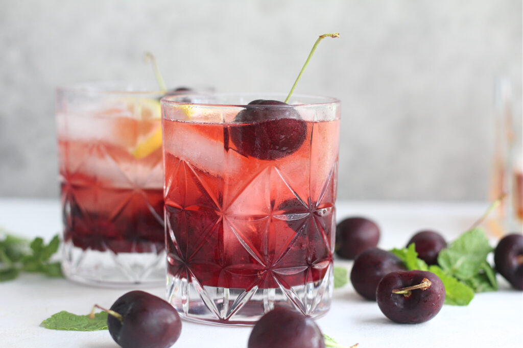 Cherry Smash Old Fashioned Cocktail Cherry Cocktails