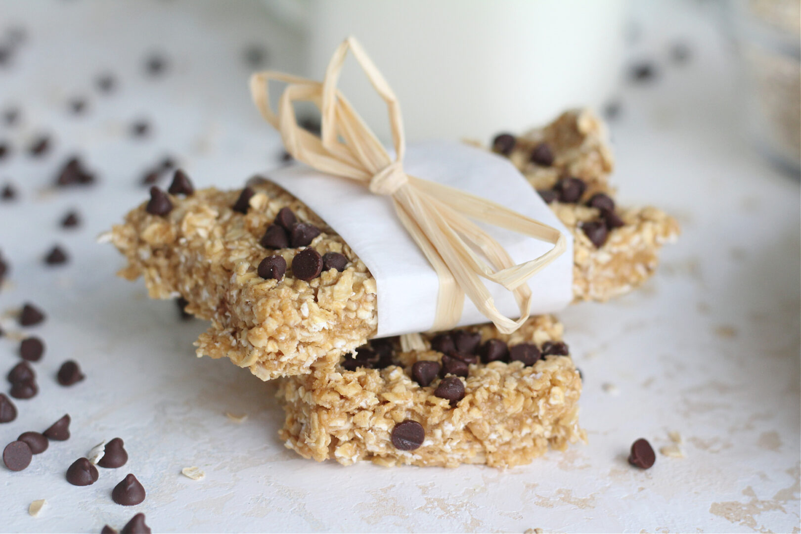 No Bake Peanut Butter Chocolate Chip Oatmeal Protein Bars