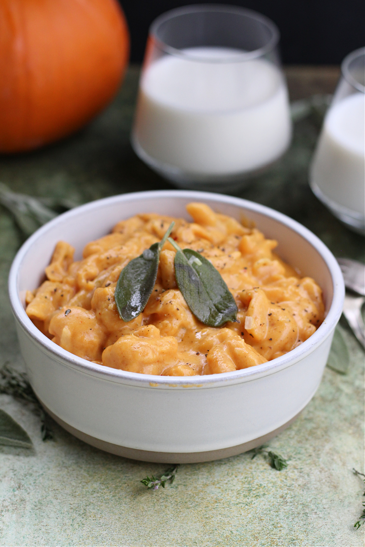 One Pot Pumpkin Mac N Cheese