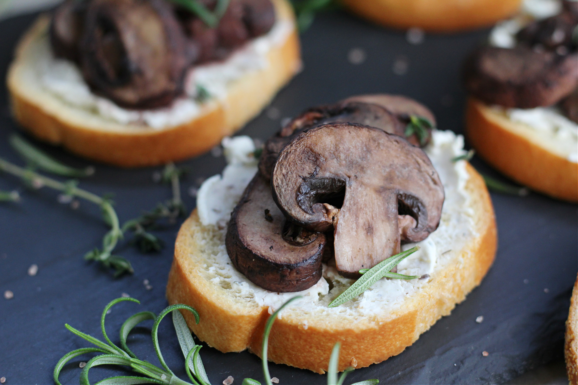 Best roasted mushroom crostini