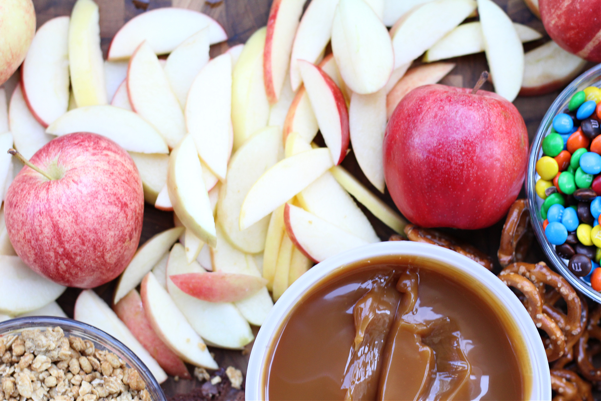 Easy Fall Caramel Apples