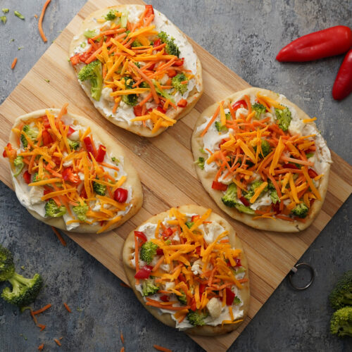 Veggie Naan Pizza