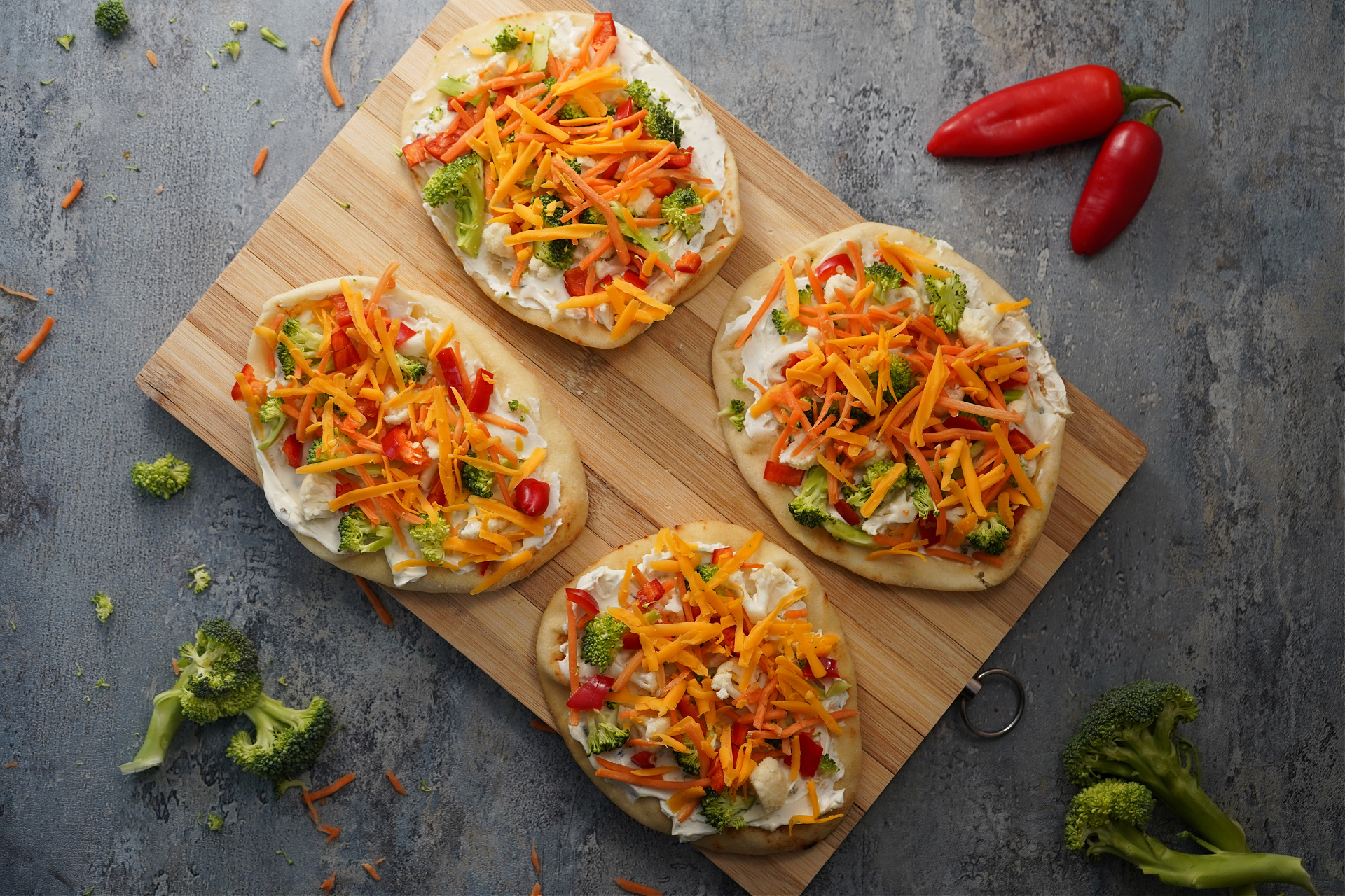 How to make Veggie Naan Pizza