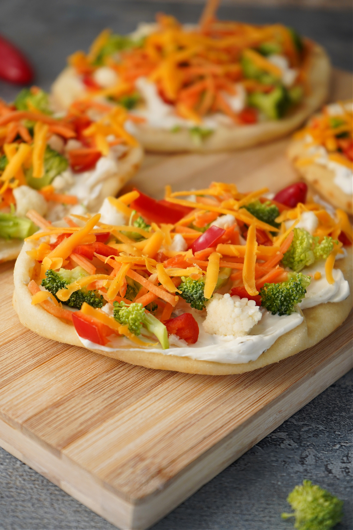 Veggie Naan Pizzas