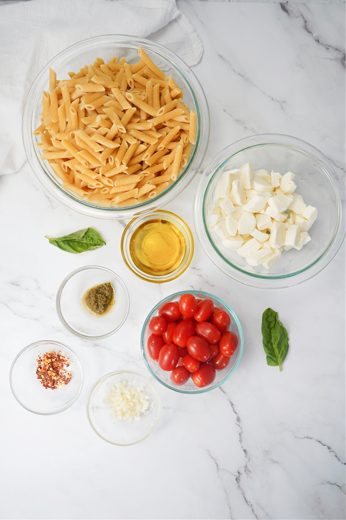 spicy Garlic Tomato Mozzarella Pasta