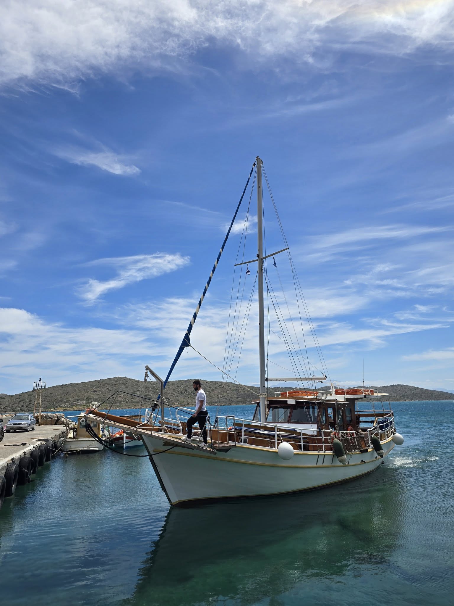 Meraki Cruises boat tour off the coast of Crete