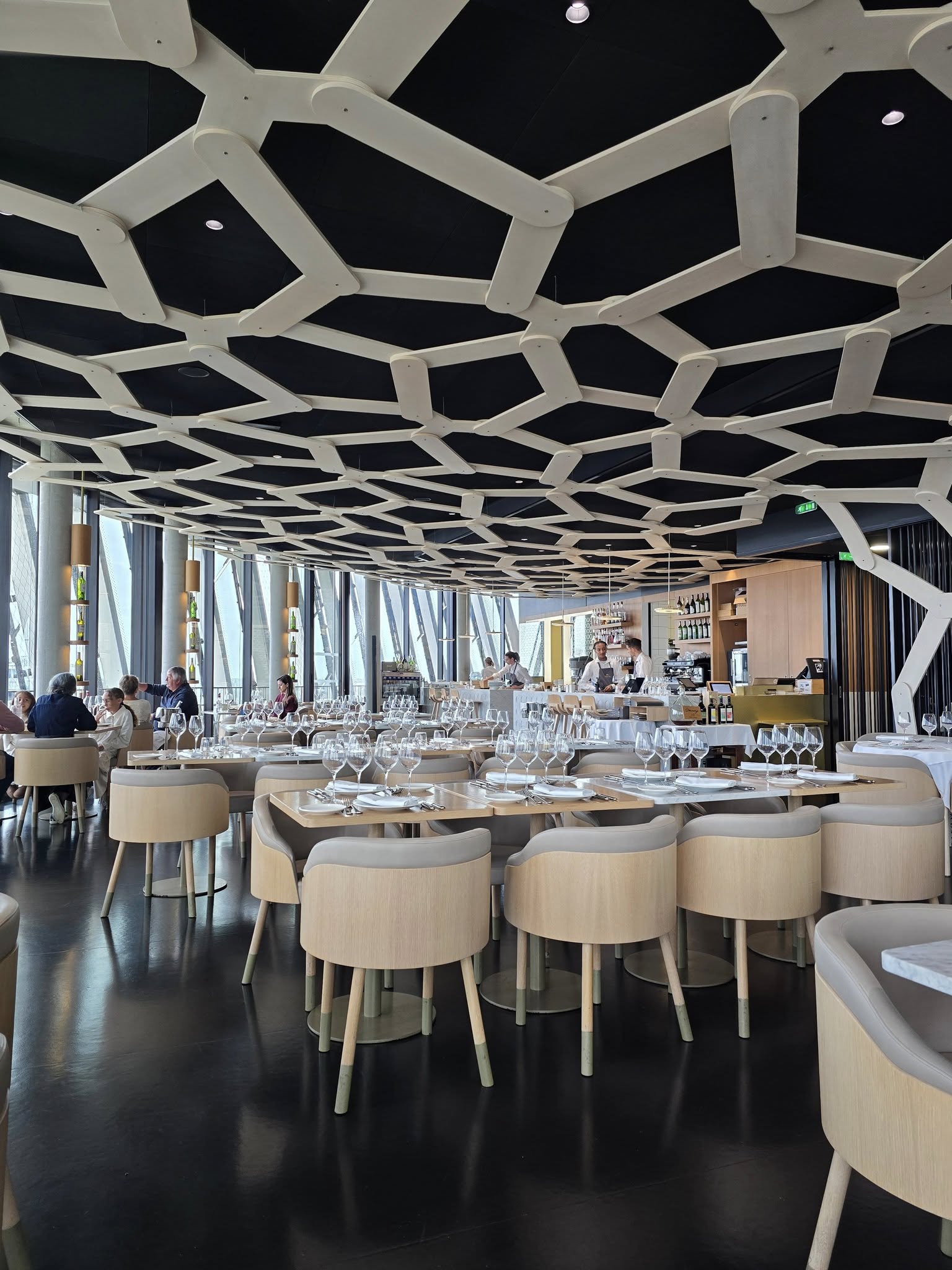 Le 7 Restaurant Bordeaux rooftop dining with river views