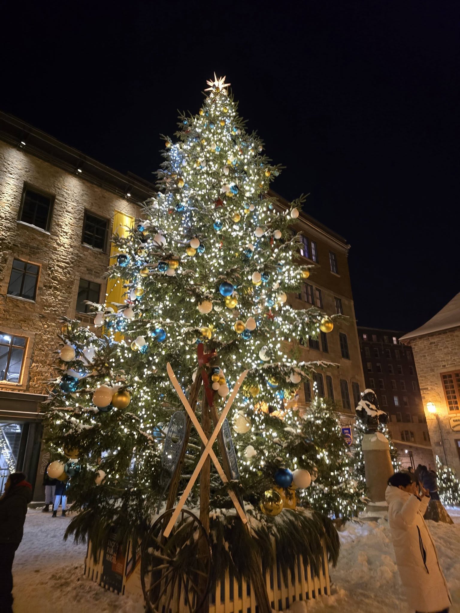Christmas decorations and historic architecture in Old Québec City during winter