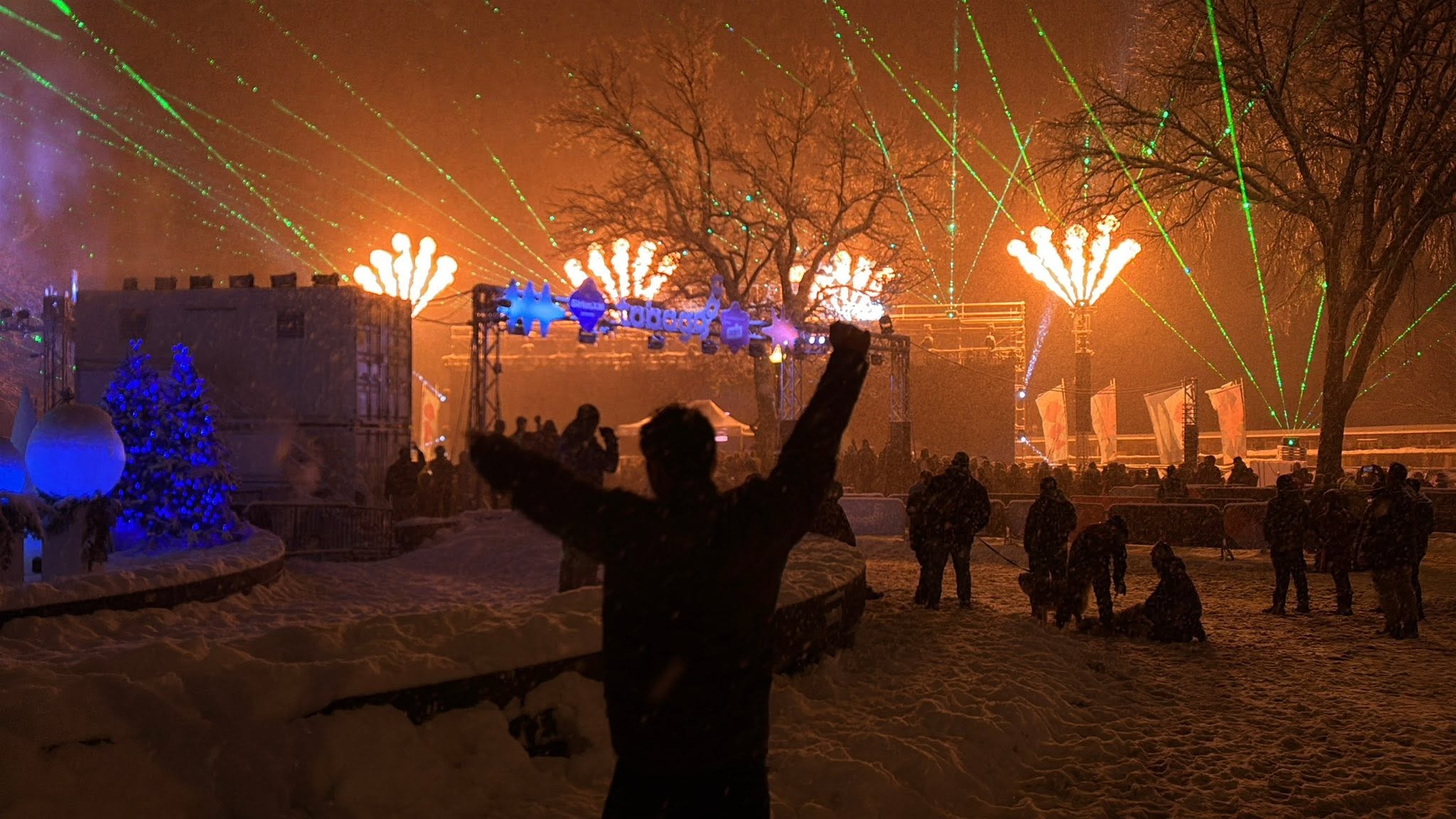Live music and dancing at a New Year's celebration in Québec City